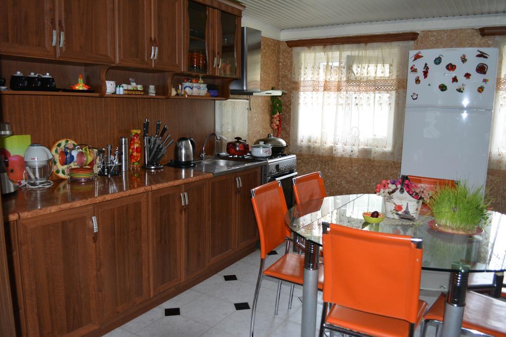 Guesthouse Giorgi Телави Экстерьер фото